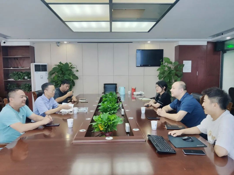 鄭州市科技局、發(fā)改委、生態(tài)環(huán)境局領(lǐng)導蒞臨鑫安利集團調(diào)研